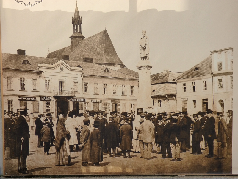 /media/user/images/upload/Turystyka-Historia/Krajobrazy Bochenszcz/Biog-Matejko III/Odsloniecie_pomnika_K_Wielkiego_w_Bochni_1871.JPG